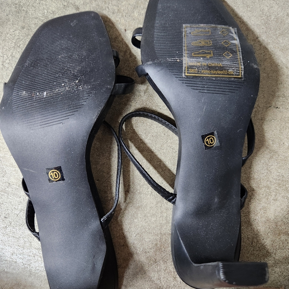 Sandals - Picture 3 of 3